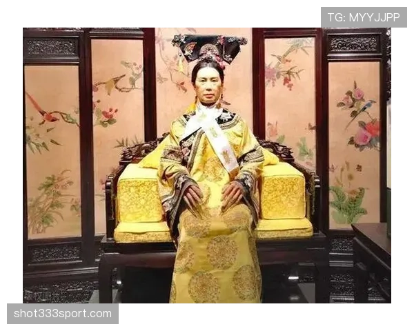 第四官员到底管什么?揭秘场边最容易被忽视的关键角色 第四官员到底管什么?揭秘场边最容易被忽视的关键角色